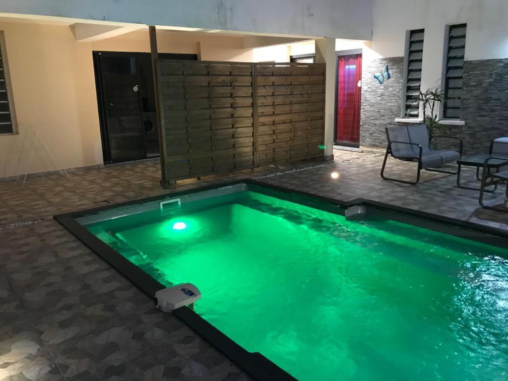 상트-앙드레 Le Flamboyant Avec Piscine Chauffee 30° Et Jacuzzi 아파트 외부 사진